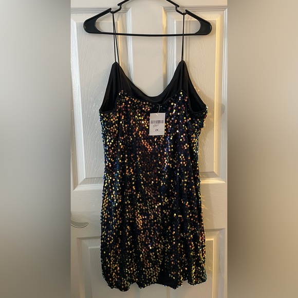 Sequin Bodycon Dress | Plus Size - Picture 4 of 4